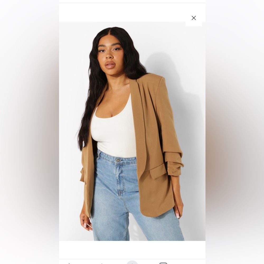 Boohoo  STRETCH WOVEN RUCHED SLEEVE BLAZER